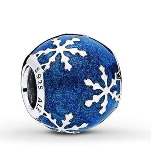 PANDORA Winters Delight Charm with gift box